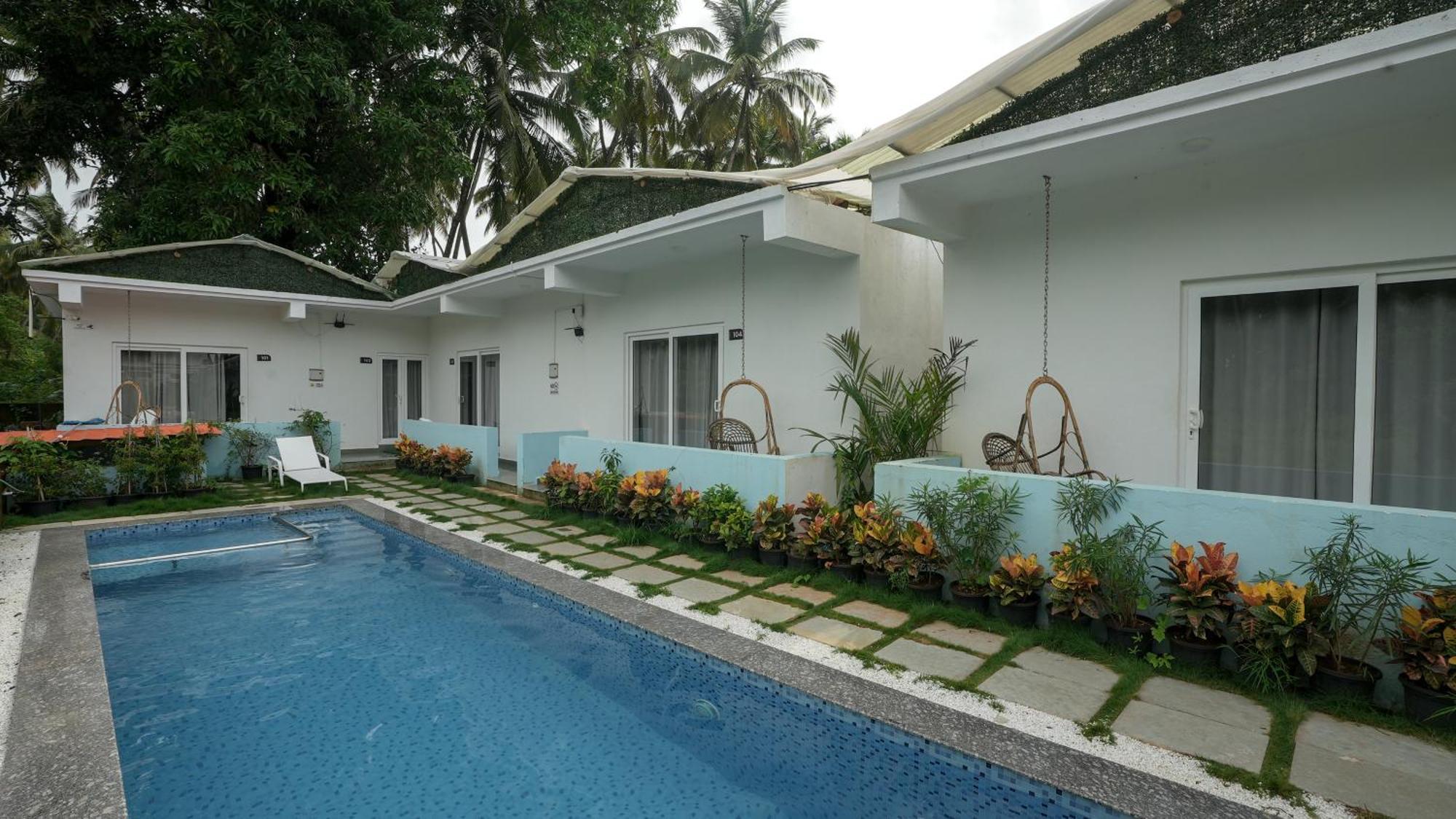 Whiteflower Resort Morjim Exterior photo
